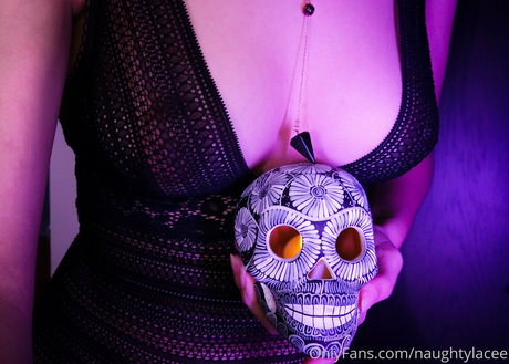 naughtylacee art star pictures