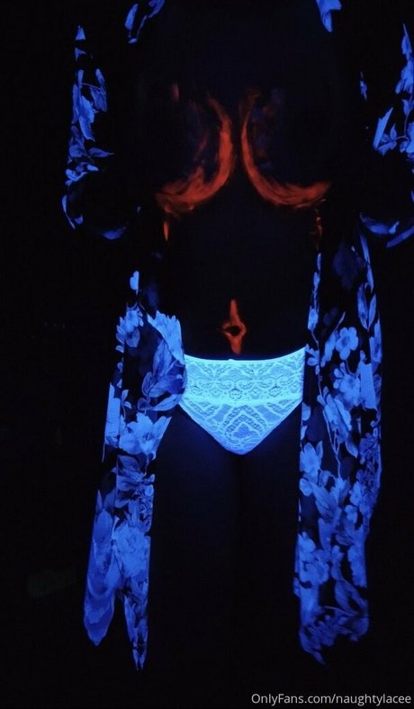 naughtylacee top actress pictures