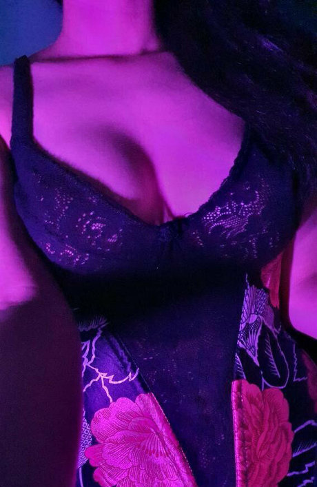 naughtylacee beautiful model img