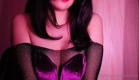 naughtylacee star art img