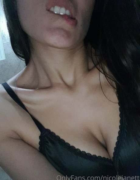 nicolejanett perfect actress img