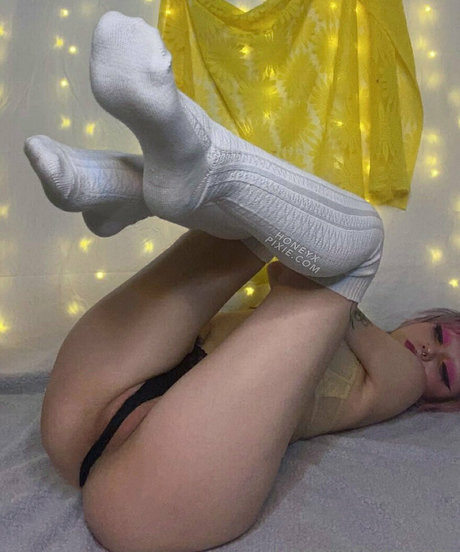 honeyxpixie nudes model pic