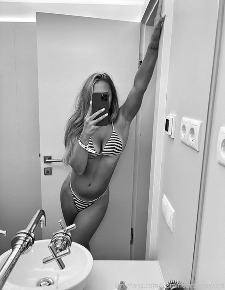 jleighb95 xxx actress image