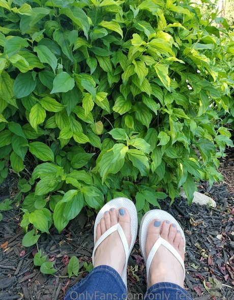 only feetpc2022 nude model picture