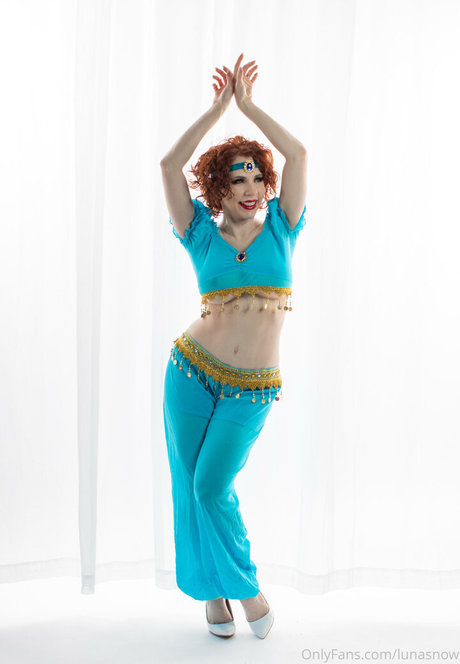 lunasnow sexy model image