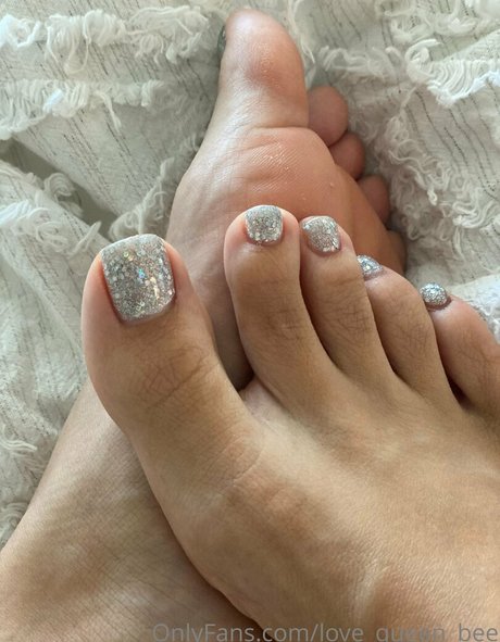 love queen bee pornstar exclusive images