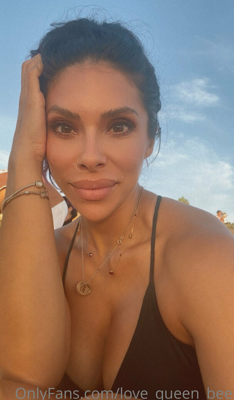 love queen bee star erotic archive