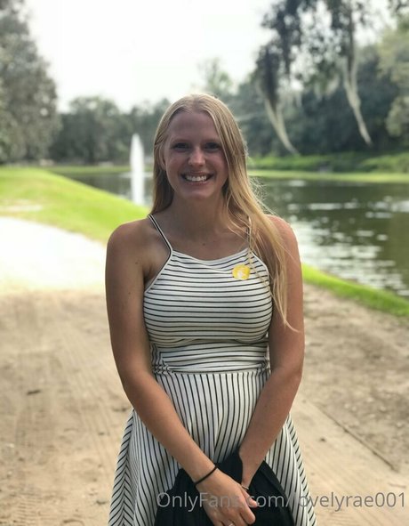 lovelyrae001 pornstar sexy image