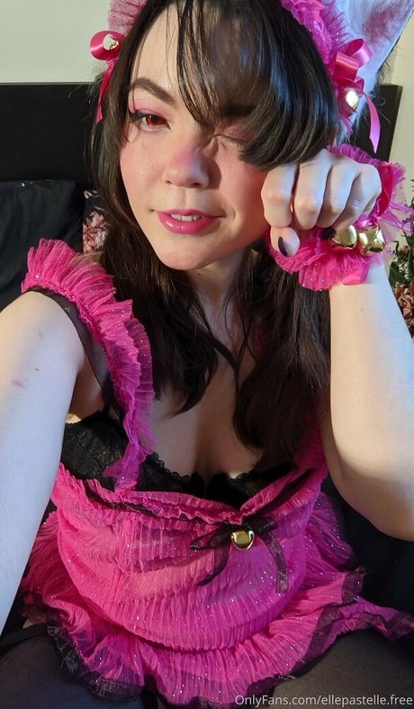 ellepastelle free porn star pics
