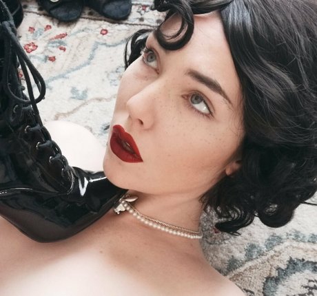 dinkydemure naked model galleries