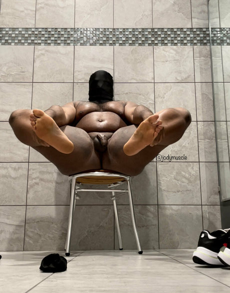 jodymuscle model hot pic