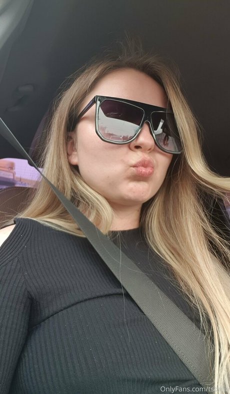 tsdelia naked pornstar pic