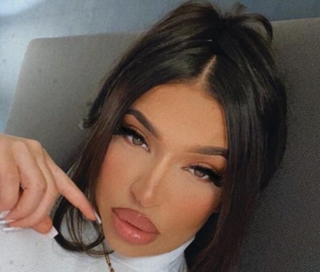 Arabiiandoll naked actress images