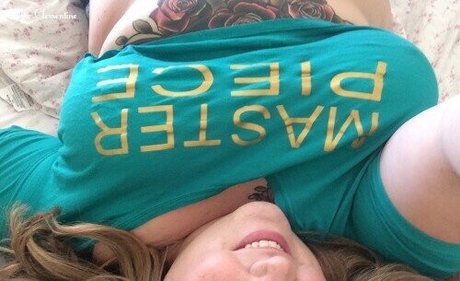 striptease onlyfans pornographic image