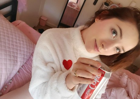 xxbambibratxx hot actress images