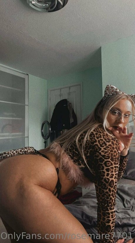 rosemare7701 exclusive star pictures