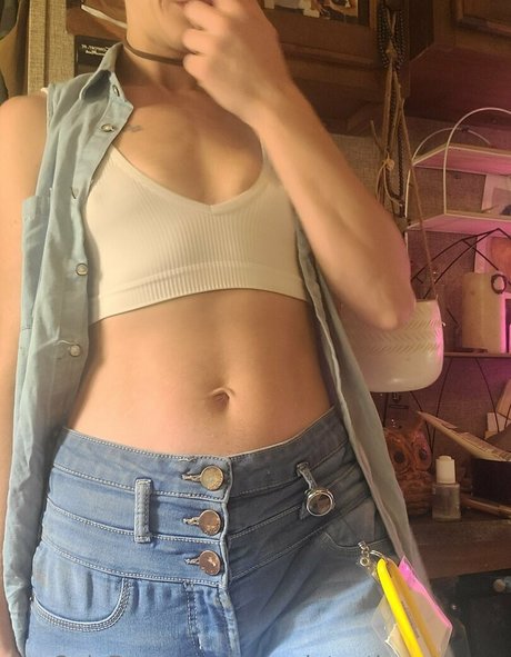 snaggletoothcostumes nude actress photo