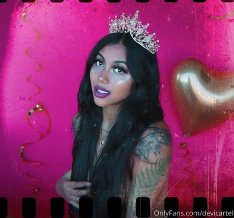 Devicartel sexy actress pics