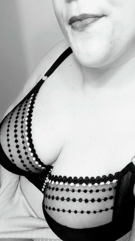 roguemelons hot actress pics