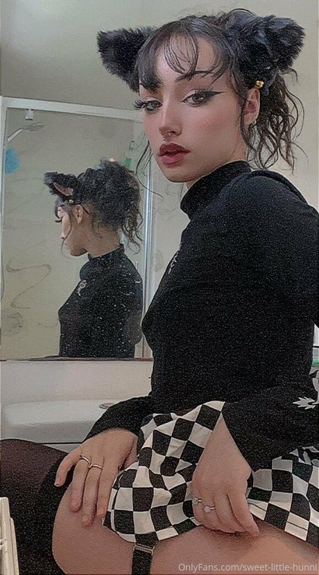 sweet little hunni free pornstar photo