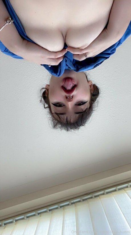 sweet little hunni pornstar top pic