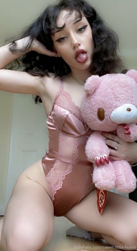 sweet little hunni star pornographic images