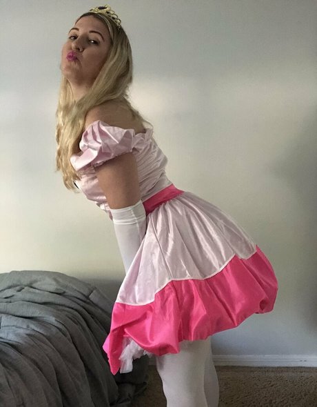 meggybunnyvip model adult photo