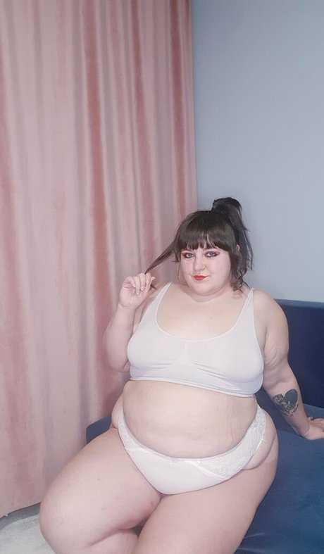 amylyy hot actress galleries