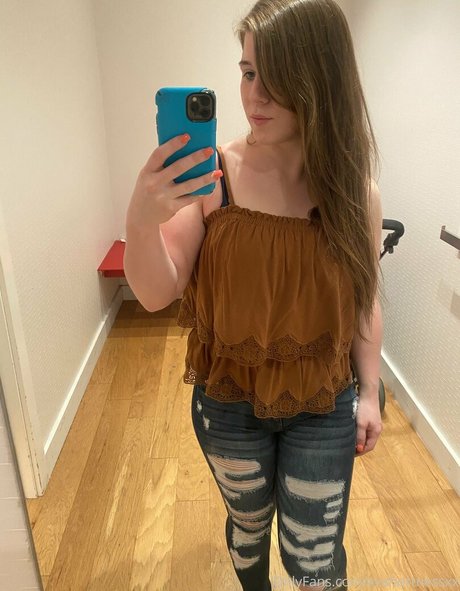 xxshortnessxx model pornographic pic