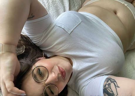 mirror onlyfans beautiful image