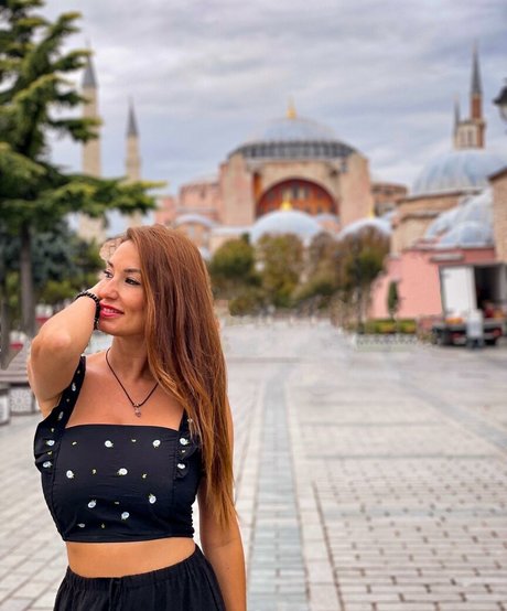 Lara Moreno exclusive pornstar photos