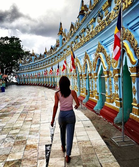 Lara Moreno model naked images