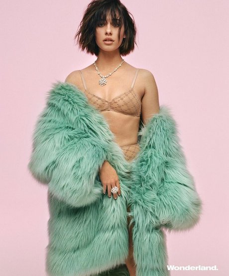 Naomi Scott high quality pornstar img