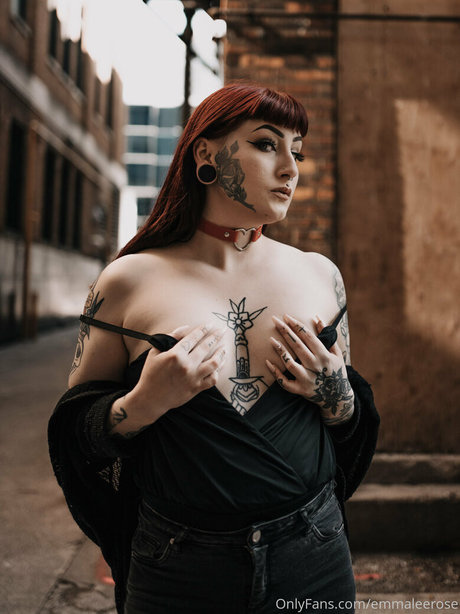 sinisterlilith model sex archive