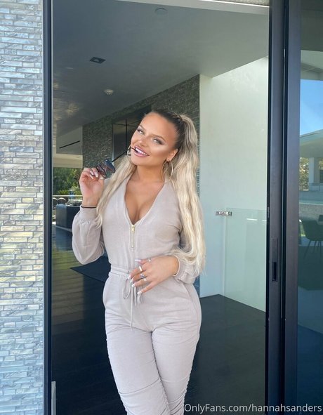 itshannahsworldd model erotic galleries