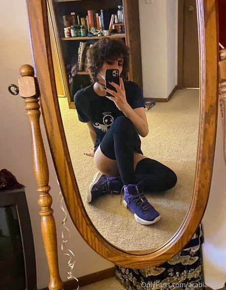 ArabianIliad nude star photos