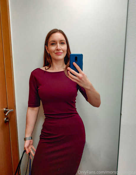 morsontologica pretty actress photos