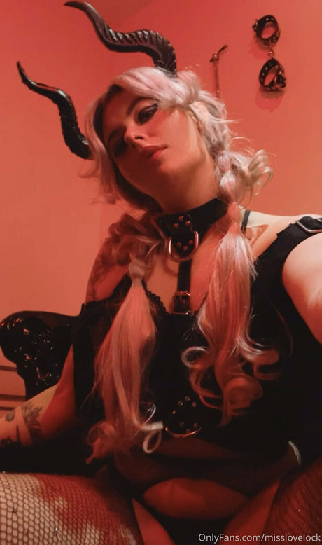 misslovelock naked pornstar pics