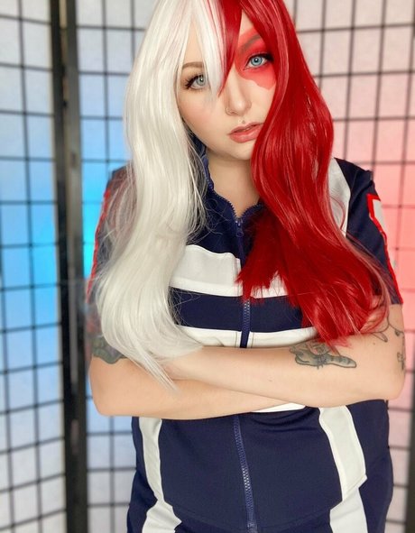 nayrusuicide pretty model pictures