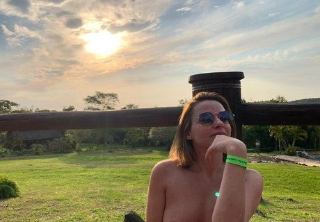 young teen onlyfans sexy naked pic