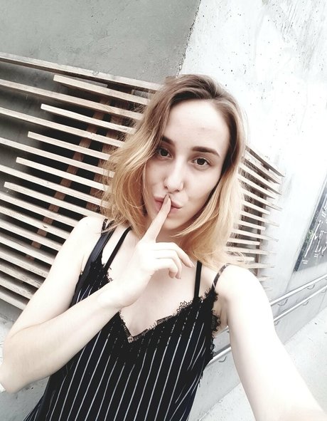 skinny model onlyfans free image