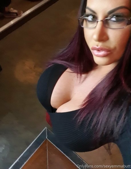 sexyemmabutt pornstar top gallery