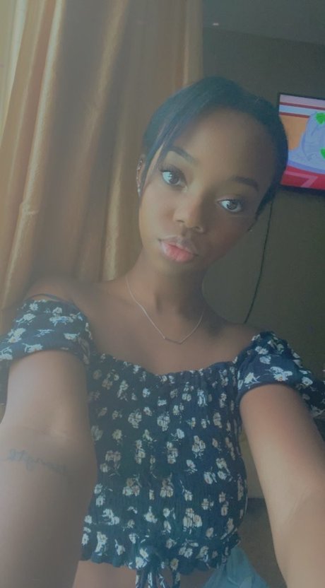 Ebonyxteen Profile Pic