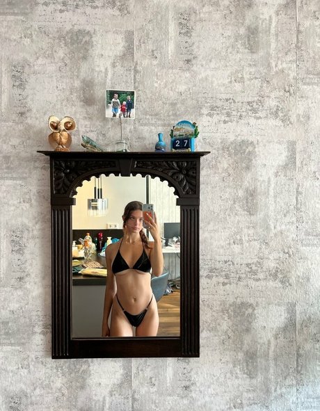 Isabella Kroon pretty pornstar picture