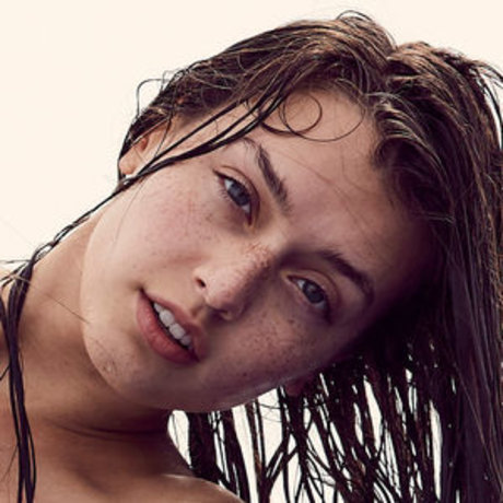 Jessica Clements star nude img