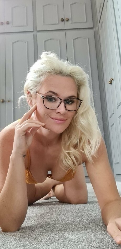 abifox12 beautiful model picture