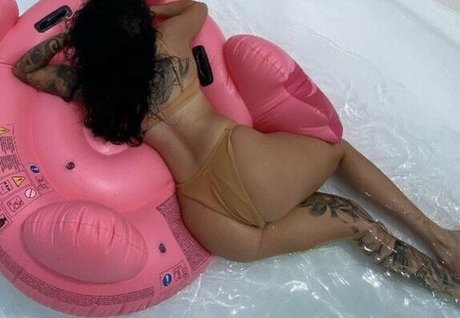 Youcancallmewenny pornographic actress img