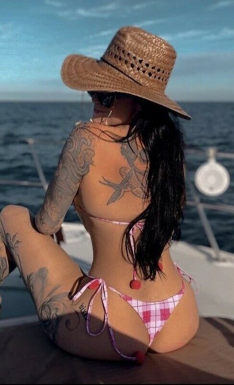 Youcancallmewenny hot star photo