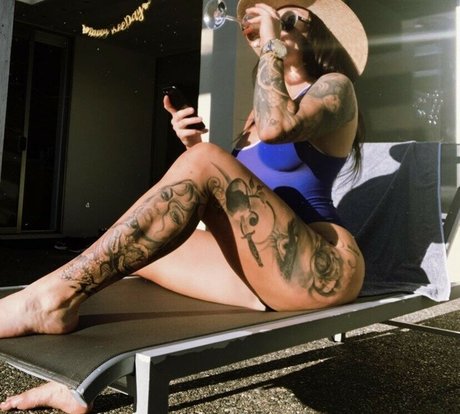 Youcancallmewenny star hot photos