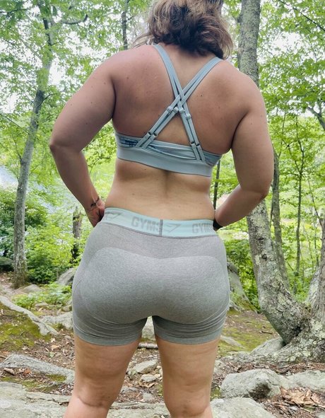 Wifeydoingthingz free model picture